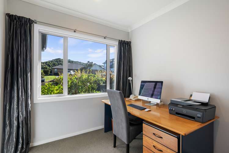 11 Paparoa Crescent Aotea_19