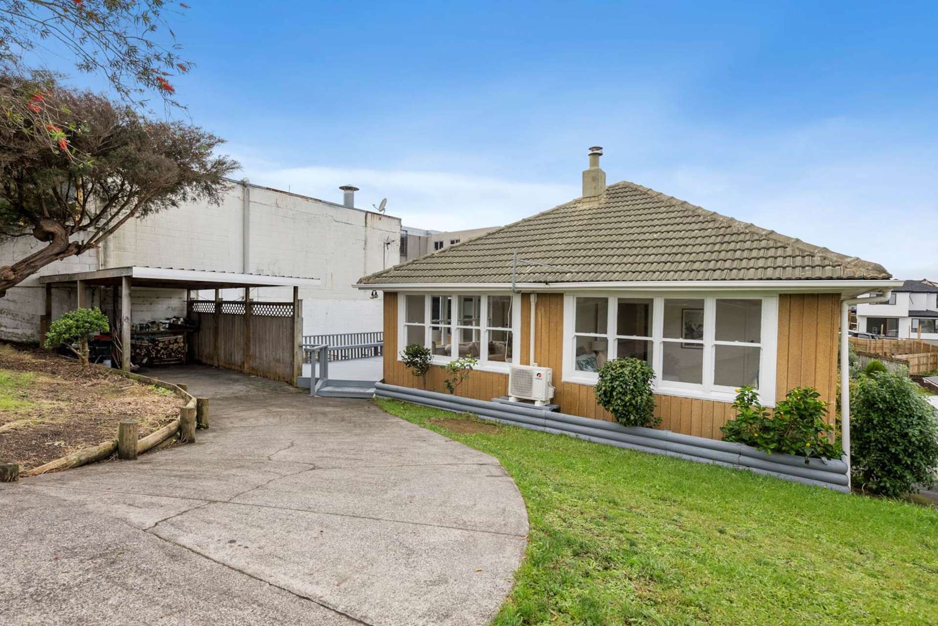 8 White Swan Road Mount Roskill_0