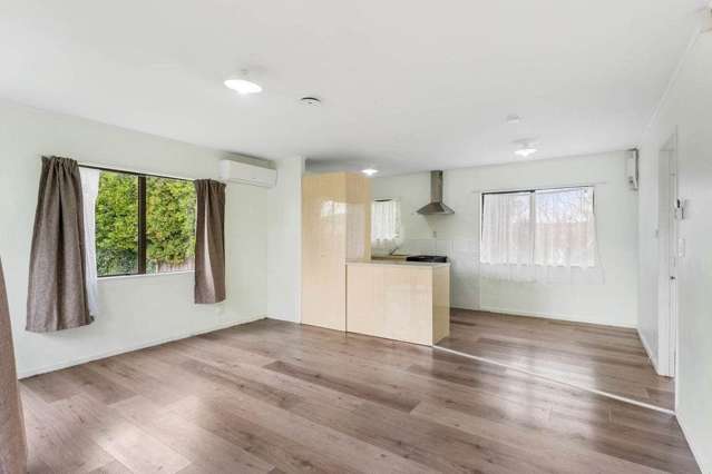 2/32 Maplesden Drive Clendon Park_4