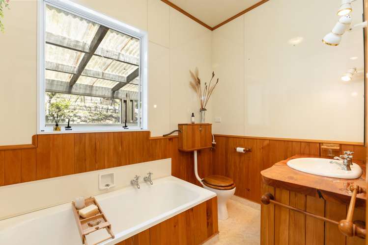26 Airlie Street Glenduan_18