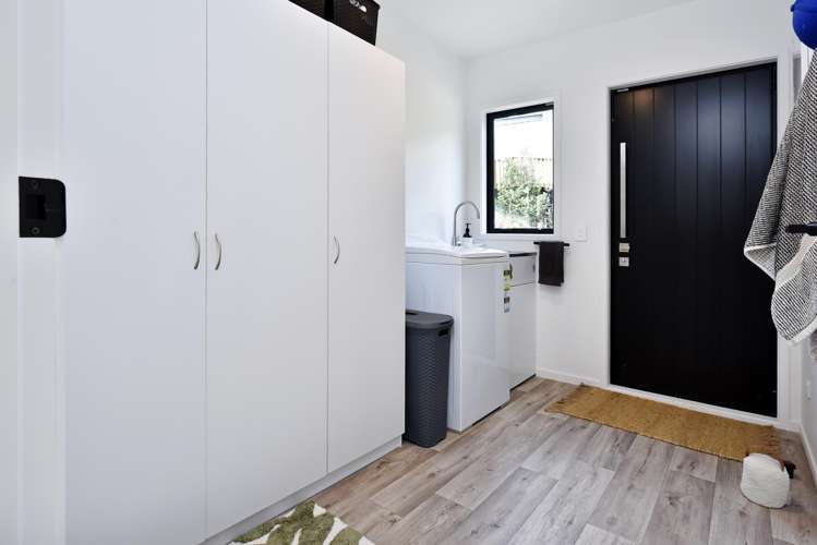 3203 Archers Road Tennyson Inlet_17