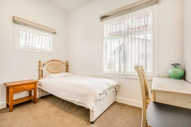 241 Irwin Road Kingseat_10