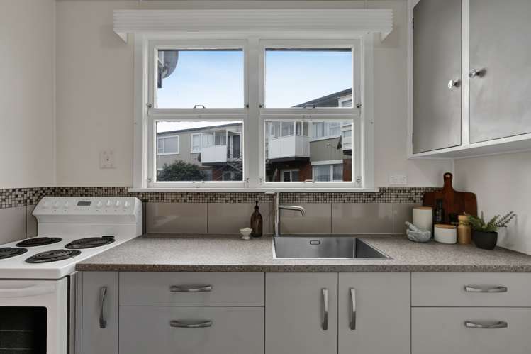 2/53 Young Street New Plymouth Central_3