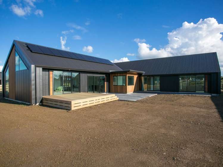 37 Alan Livingston Drive Cambridge_23