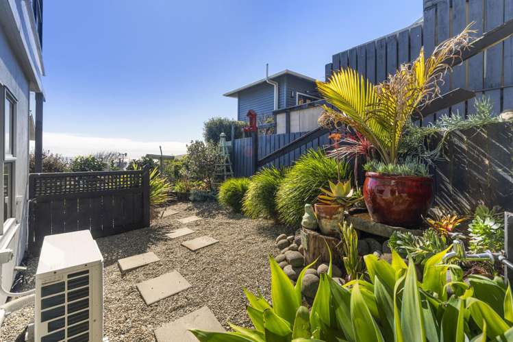 2/75 Belt Road New Plymouth Central_28