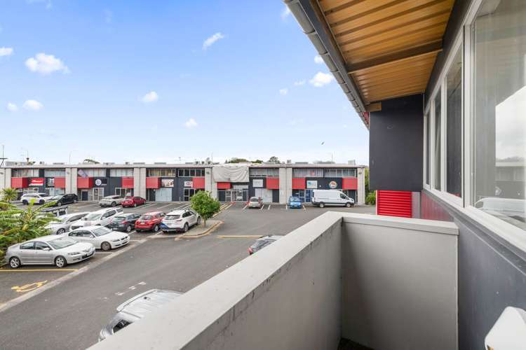 30/203 Kirkbride Road Mangere_14