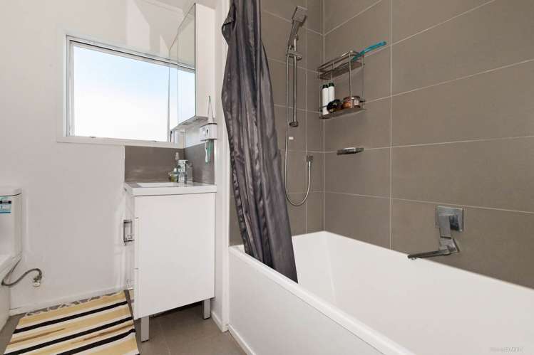 1/62 Redcrest Avenue Red Hill_3