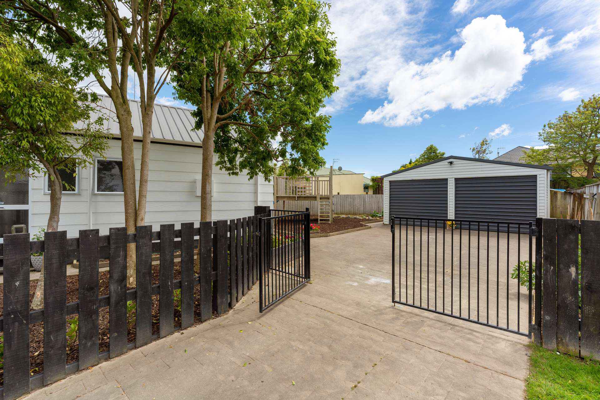 19 Peppertree Glade Kelvin Grove_0