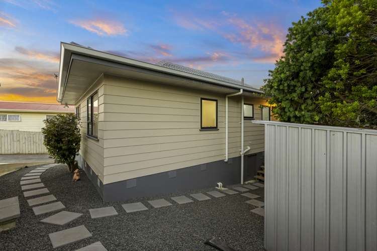 52 Solar Road Glen Eden_31