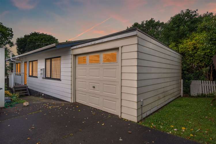 2/25a Clark Road Pahurehure_0