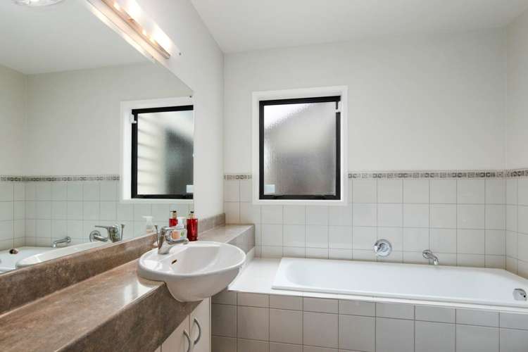 36 Wainui Avenue Point Chevalier_10