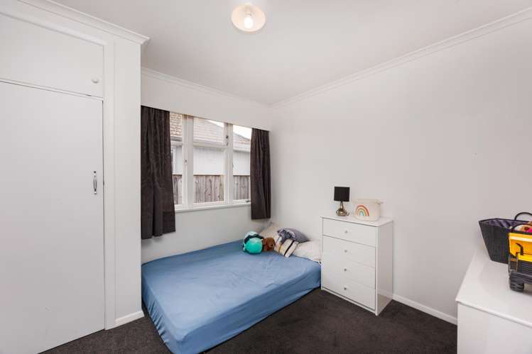 6 Esk Street Roslyn_15