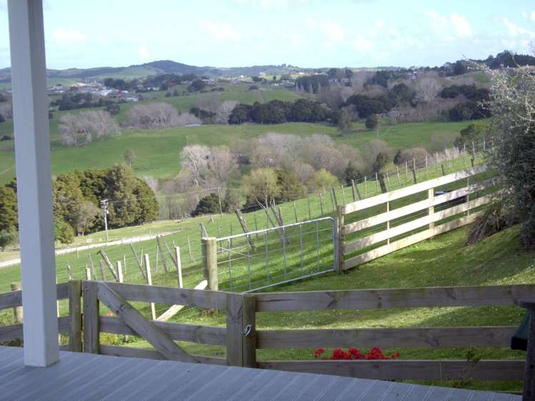 24 Totara Rise Maungaturoto_13