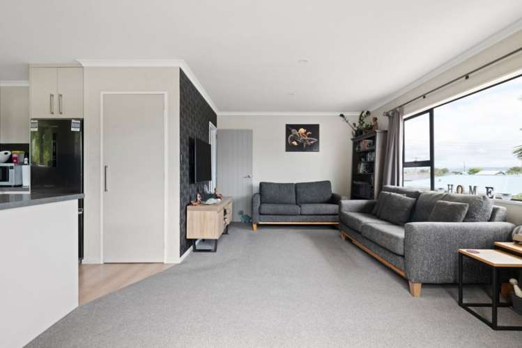 2/10 Chisnall Street Stoke_5