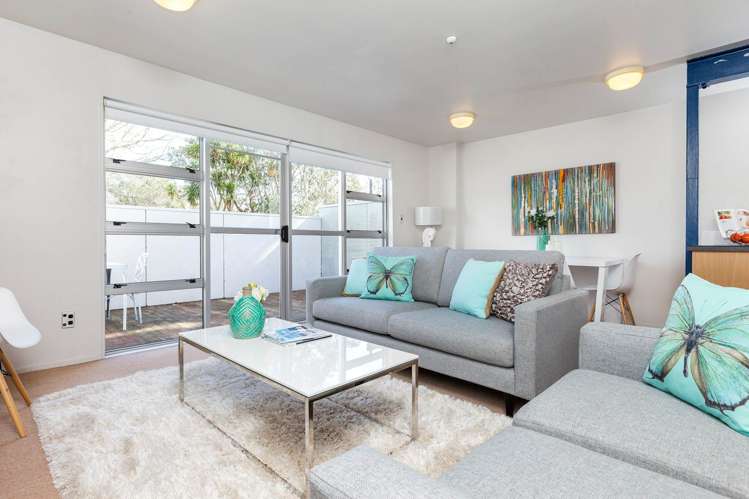 2/2 Atarangi Road Greenlane_2