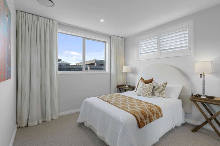 90 Southfield Drive Lincoln_17