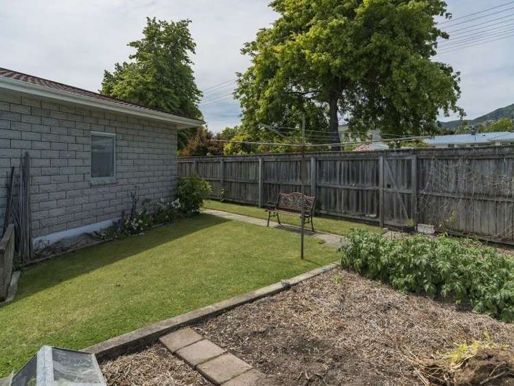 1/16 Cobham Crescent Stoke_18