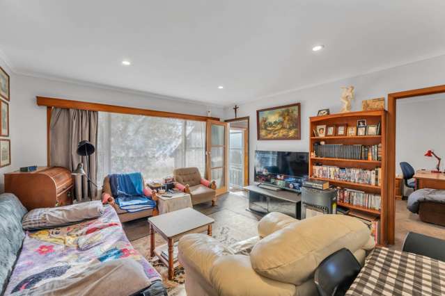 2/8 Keystone Avenue Mt Roskill_4