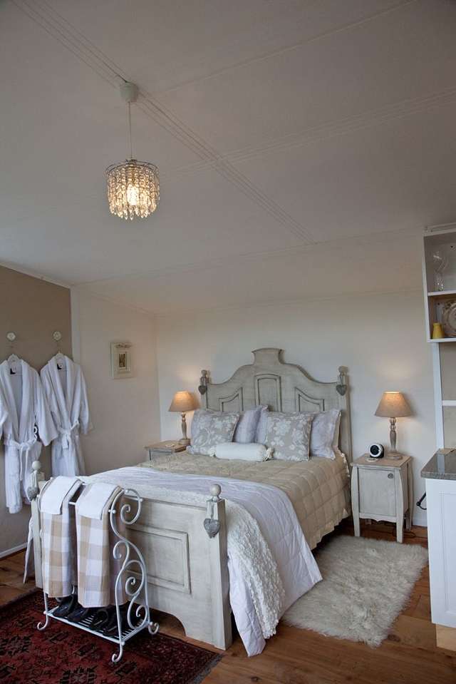 French Studio - furnished - suit a single person