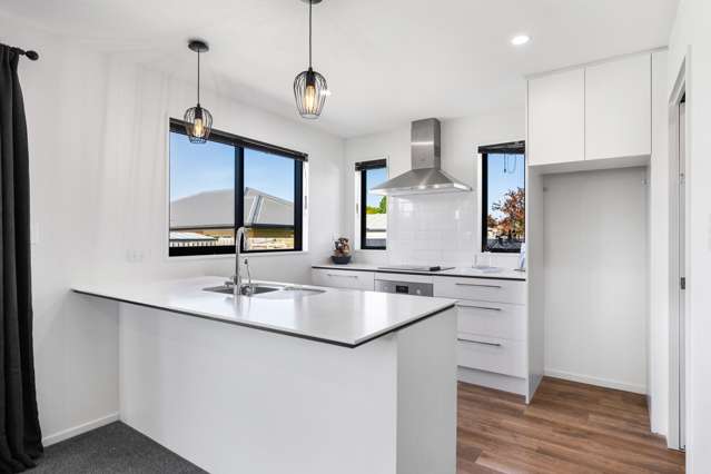 1 Youngston Lane Woolston_1