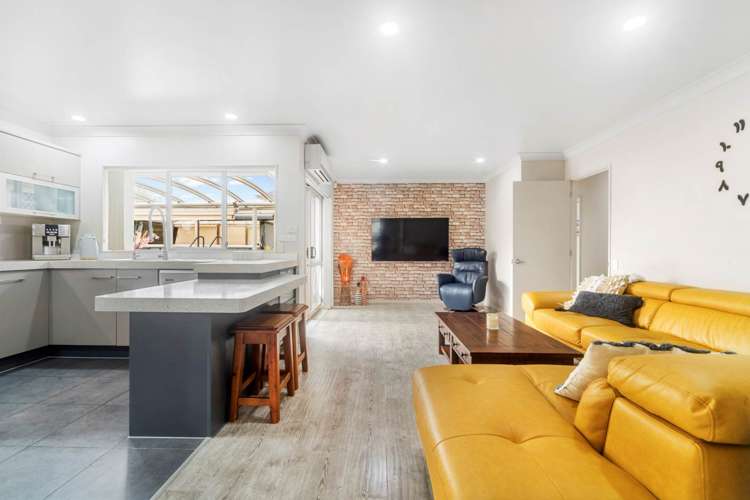 13 Aberdeen Crescent Wattle Downs_7