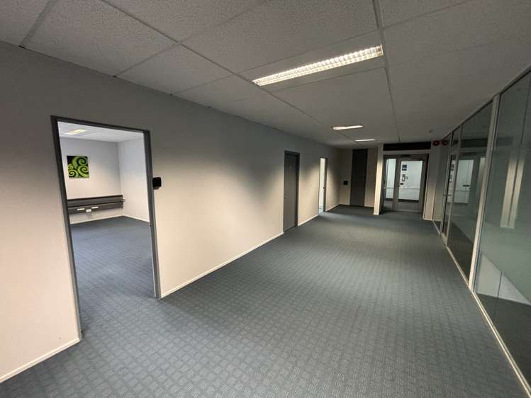Level 1, 92 Queens Drive Hutt Central_6