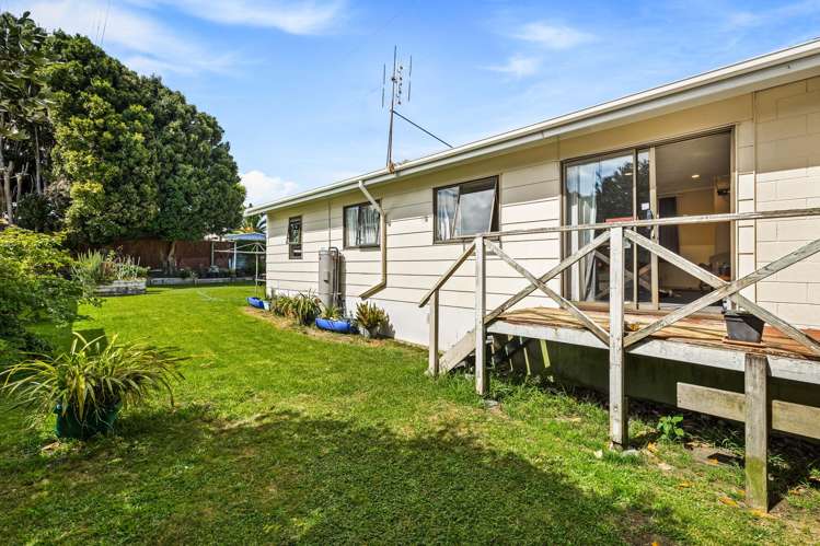 2/13 Paton Avenue Te Atatu South_0