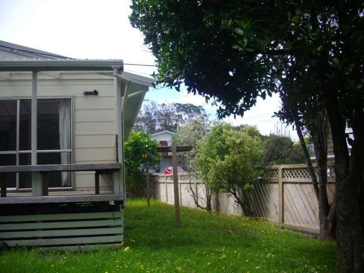 2/125 Beach Haven Road Beach Haven_1