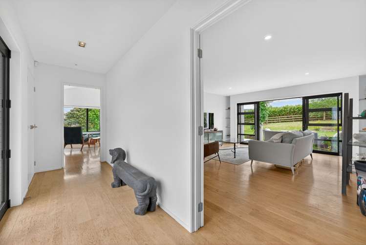 2 Lawrence Carter Drive Bombay_14