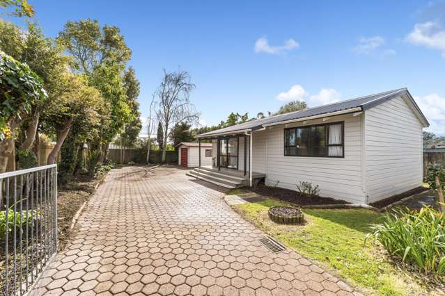 Glen Eden Gem - Free-Standing Cedar Home