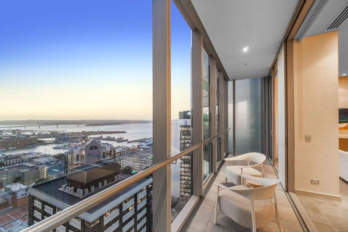 2307/26 Albert Street_4