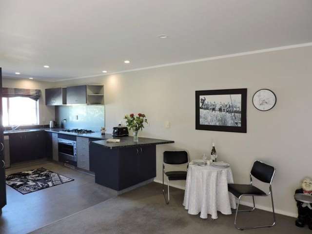 8 Cullen Place Tawa_4