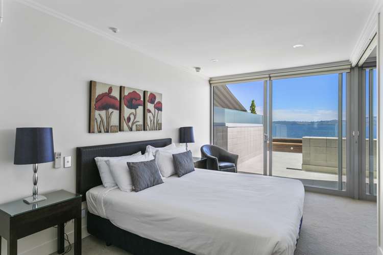 20/225 Lake Terrace Waipahihi_23