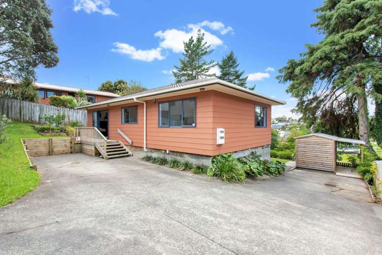 72a Solar Road Glen Eden_15