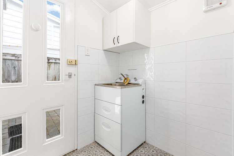 71 Herald Street Berhampore_17