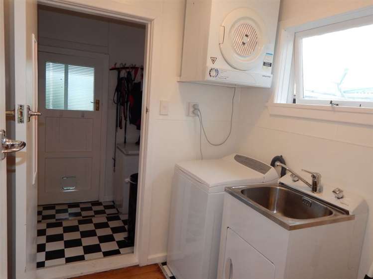 169 Stafford Street Hokitika_12