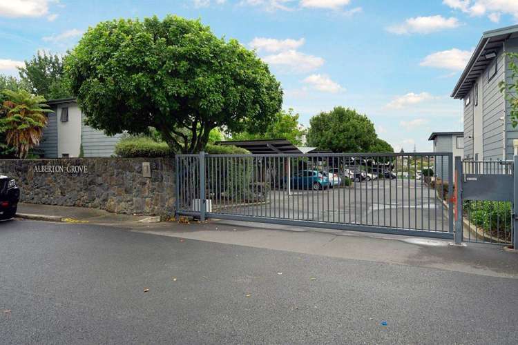 41/8 Soljak Place Mt Albert_14