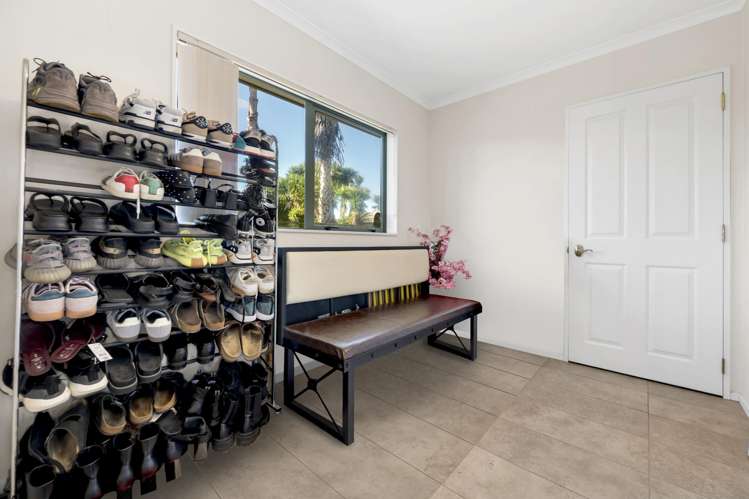 16 Castlehill Court Wattle Downs_21