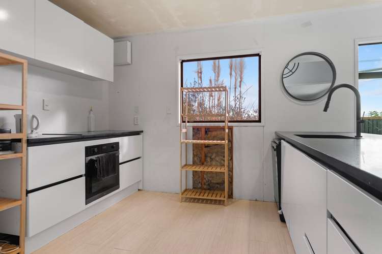 7 Bush Point Road Cable Bay_8