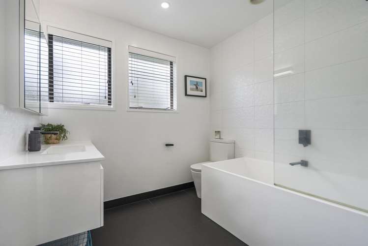 19 Weybridge Crescent Glen Innes_15