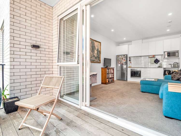 203/1B Soljak Place Mount Albert_12