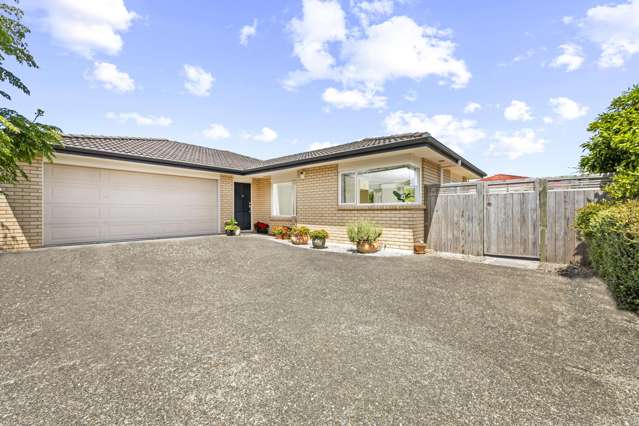 Charming brick and tile, Orewa on the flat