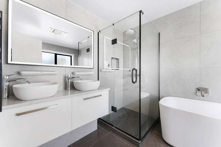 14b Beach Road Castor Bay_11