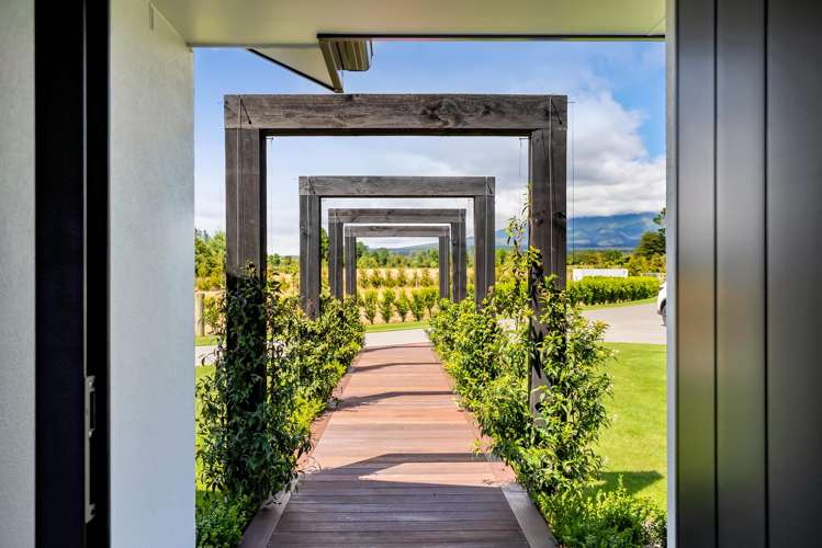 90 Peters Road Egmont Village_34