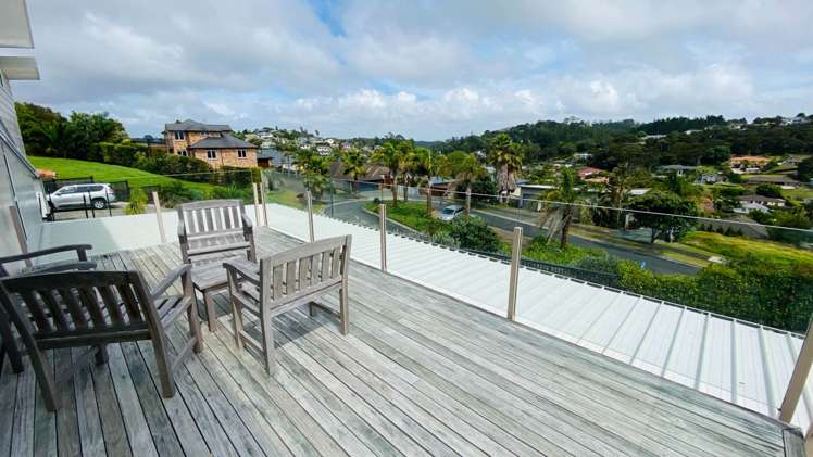 63 Hawaiian Parade Arkles Bay_10