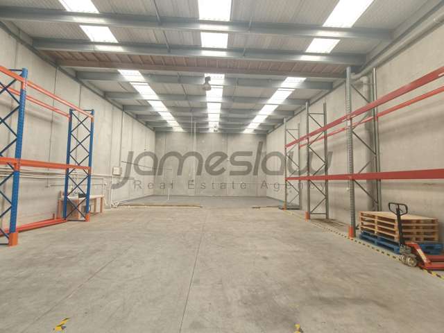 Versatile 435sqm High-Stud Warehouse & Office