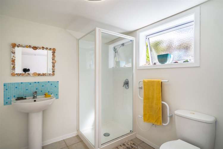 104 Beach Road Castor Bay_22