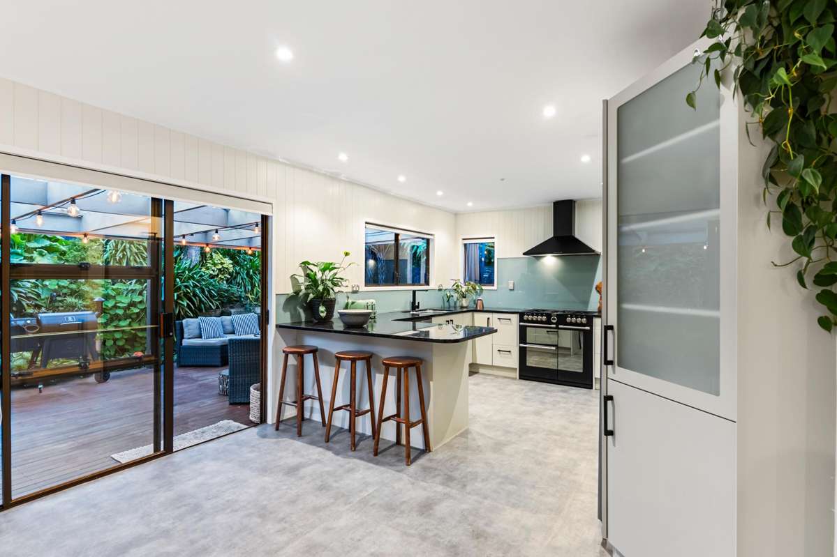 1/964 Beach Road_5