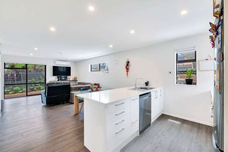 4337 Great North Road Glendene_22