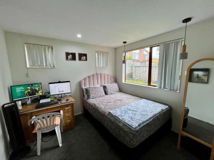 57 Woodbank Drive Glen Eden_12